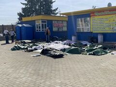 ウクライナ東部の駅にミサイル攻撃、30人以上死亡