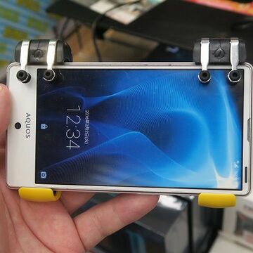 スマホを6本指で素早く操作！ 格安の4連トリガーボタン