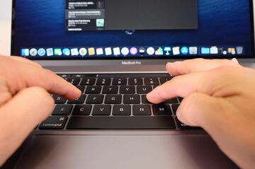 アップル16インチ「MacBook Pro」キーボードが極楽に