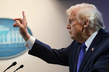 トランプ氏、新関税の税率を15%に引き上げ