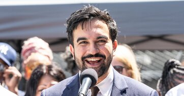 米中間選挙を活性化させる民主党左派の「下水道社会主義」、米政治信頼回復の“旗”になるか