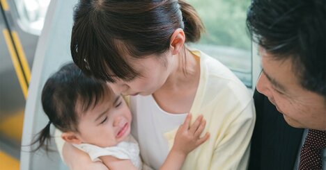 電車で「子連れの母親」に絡む“クドクド説教おじさん”を一発で黙らせた「痛快すぎる一言」にスカッとする！