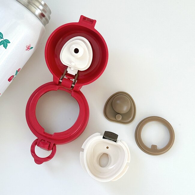 「過去イチ可愛い！」「毎日使ってます」アフタヌーンティー×サーモスの“いちご柄ボトル”がレトロかわいい…！「温冷の保持が信頼あり」