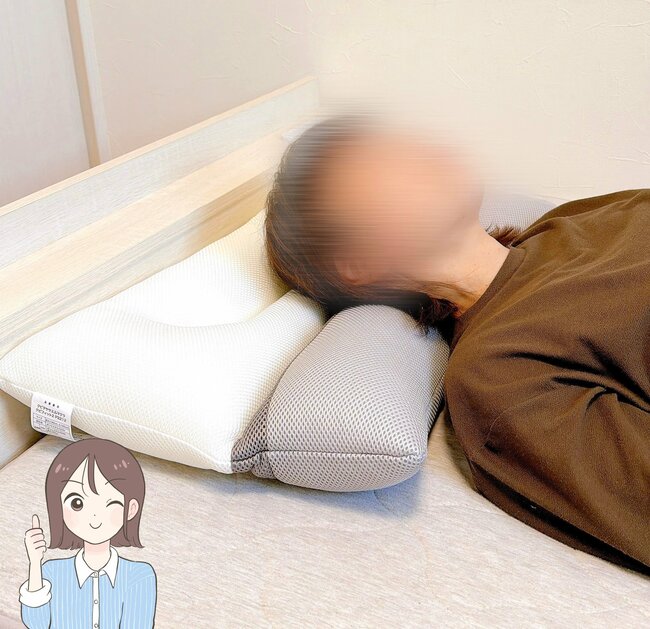 「首や肩が楽になった」ニトリの“2990円まくら”が噂通りの名品だった…！「毎朝肩の軽さにびっくり」「寝つきも良くなった気がします」《購入レビュー》