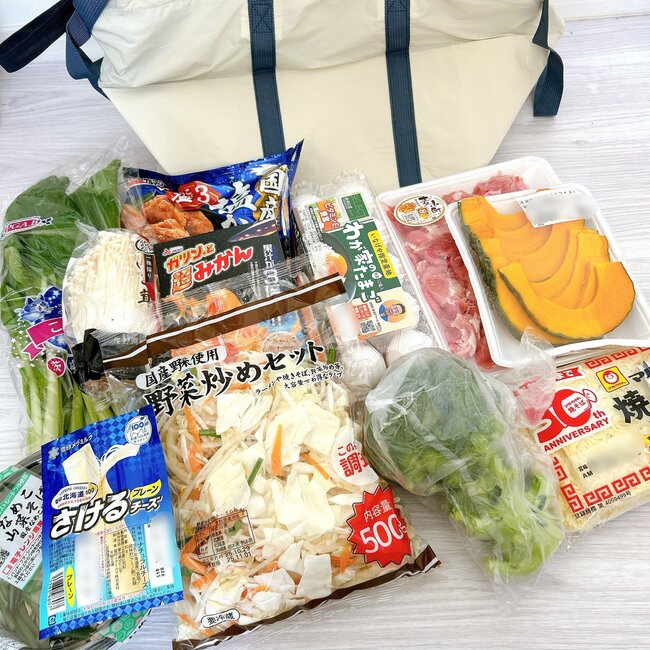 「セルフレジに最適」ガバっと開いて使いやすい!3COINSの“大容量エコバッグ”カゴいっぱいの商品がまるっと入った!「楽に詰めることができて良い」「とても重宝しています」