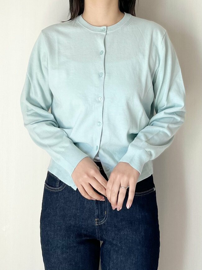 「毎年買っています」「2枚目の購入です」無印良品の“楽ちんカーディガン”着回し力バツグンで何枚も欲しくなる！「オールシーズン使いやすくて助かる」