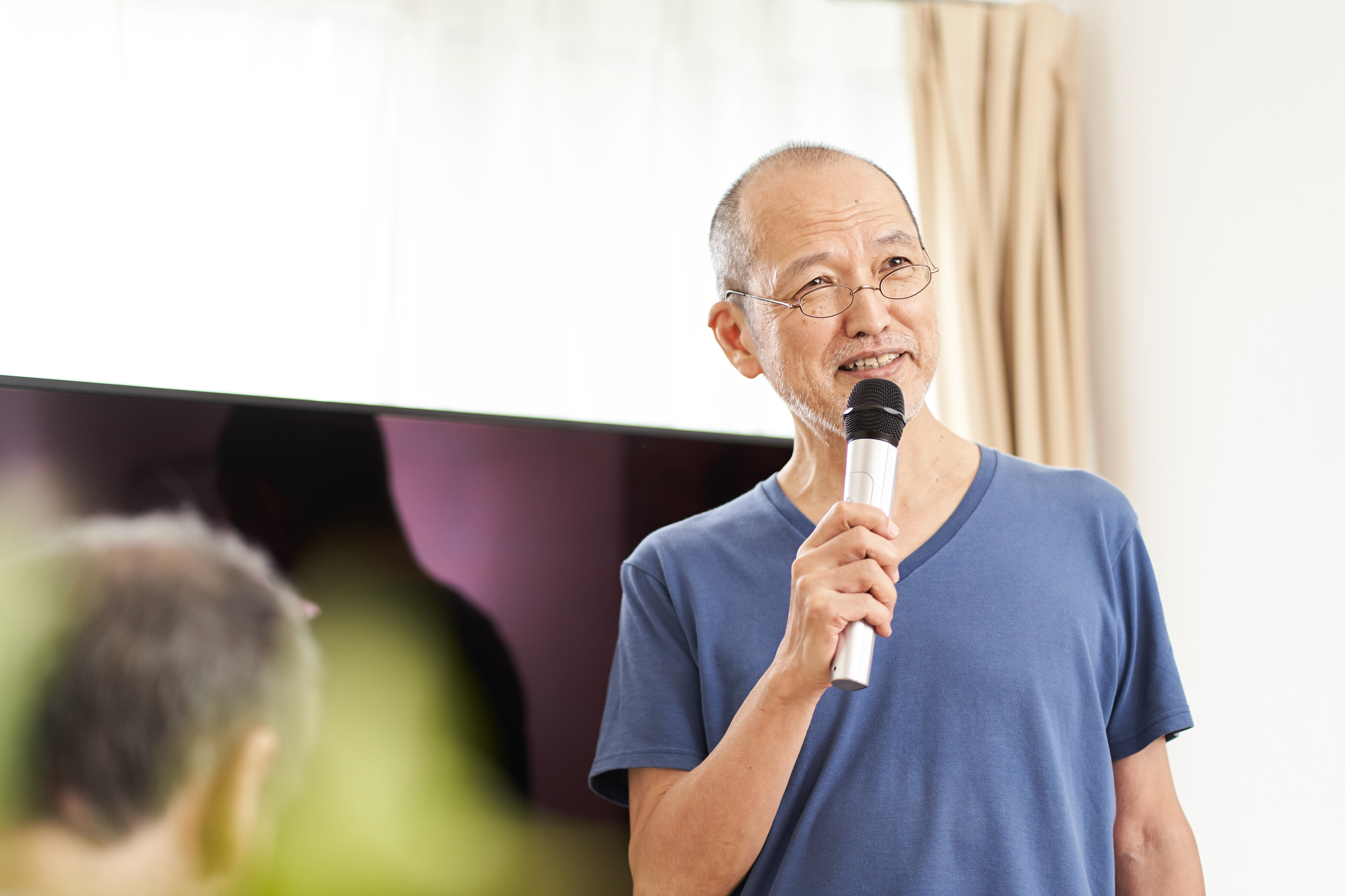 年上世代とのカラオケを乗り切るために覚えておきたい「選曲」の秘訣