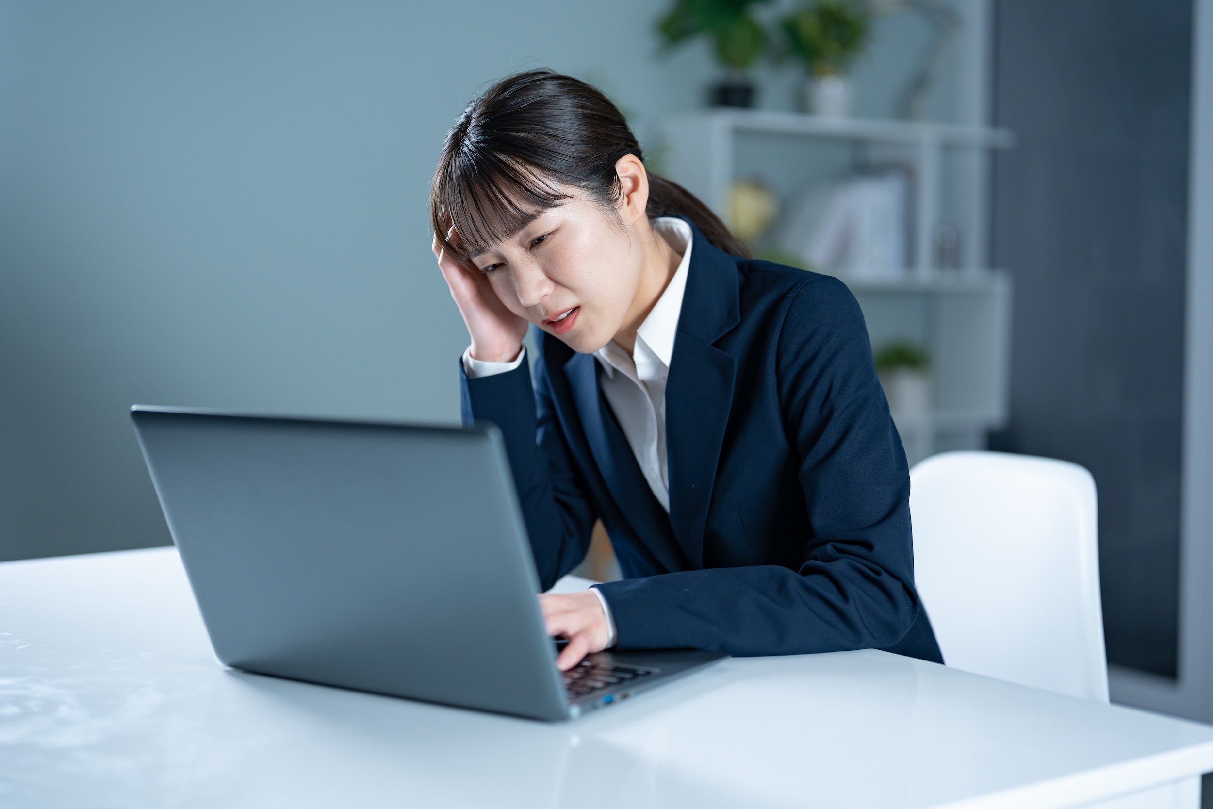 絶望的に仕事ができない人は「この方法でうまくいったから、次も同じでいい」と考える。じゃあ、仕事ができる人は?