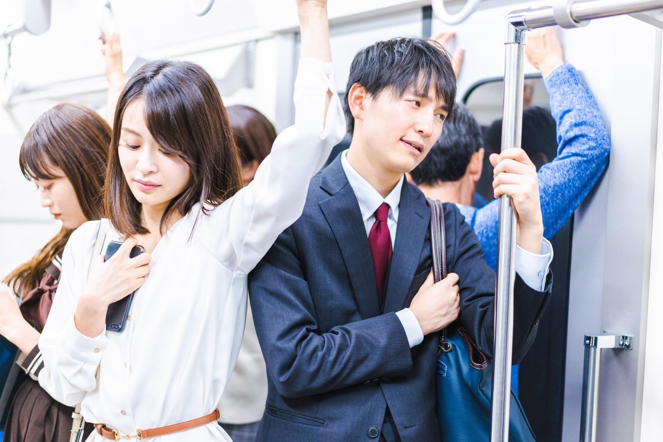 【医者が教える】なぜいつも電車の中で突然「トイレ」に行きたくなるのか？
