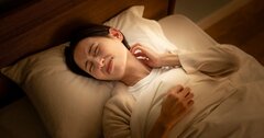 【眠りが浅い】「寝返りひとつ」で熟睡できる…睡眠の質を高める「ちょっとした習慣」とは?