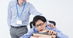 部下を潰して出世する「クラッシャー上司」はなぜ生まれるのか