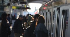 政府の「鉄道減便要請」が、人出抑制策として疑問の理由