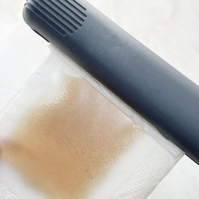 旅行や帰省でマジで使えるやつ…！無印良品の“仕分けポーチ”洋服がゴチャつかなくて天才！「4人分の衣類が入った」「パッキングが楽になる」