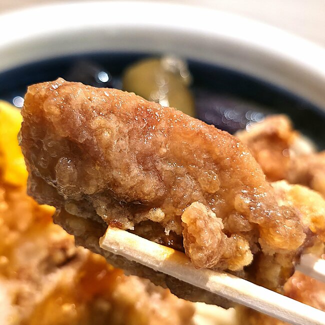 「完成度が高い」「毎日食いたい」丸亀製麺の“1300kcal超えメニュー”具材たっぷりでボリューム満点!「本当に神の食べ物」《実食レビュー》