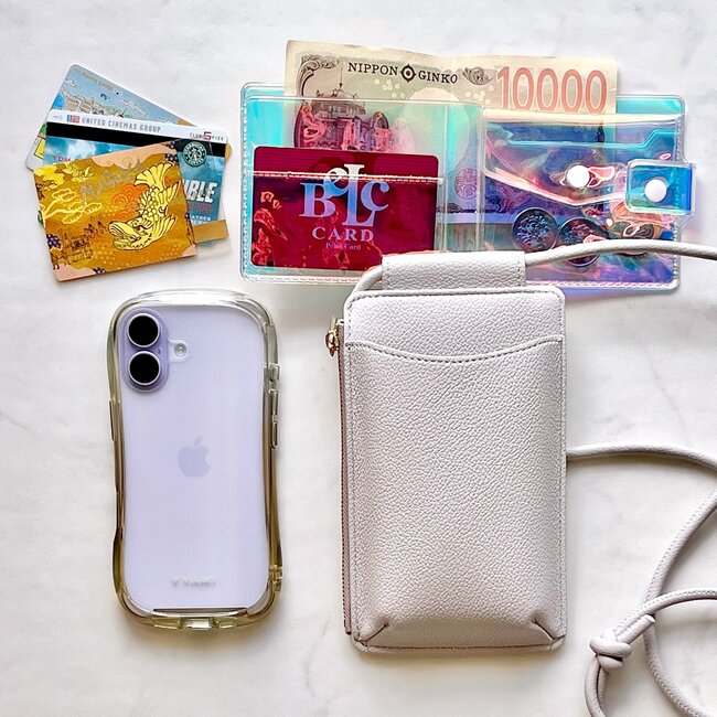 カードが35枚入った！アフタヌーンティーの“お財布がいらないスマホショルダー”手ぶらで外出できて楽ちん！「高級感がある」「年齢問わず持てる」「友達に誕生日プレゼントした」《購入レビュー》