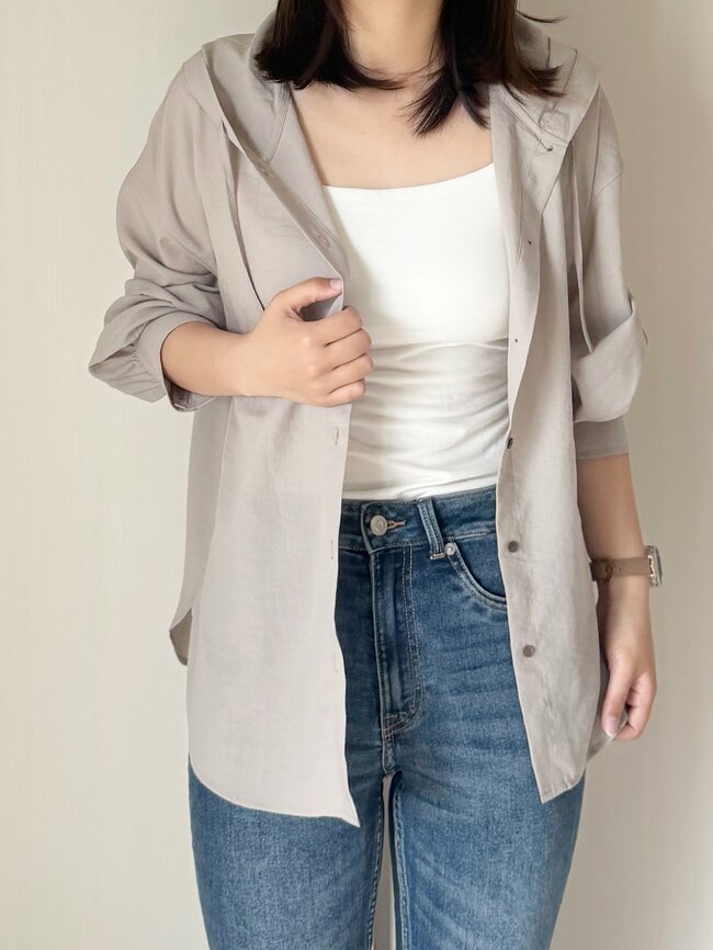 「買って大正解！」グローバルワークの“パーカーみたいなシャツ”おしりまでカバーできて天才すぎる！「重宝まちがいなし」「オシャレでとても気に入りました」