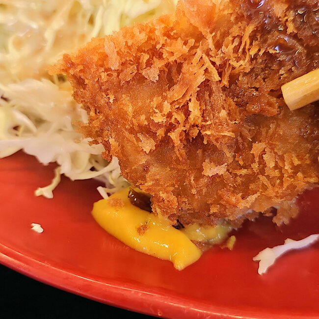 「かつやで一番おいしいのは実は…」ボリュームたっぷりの“よくばり定食”食べ応えがスゴすぎる!「知らない人が多いかも」「どれだけおいしいんだ…」