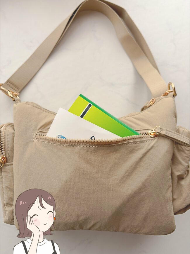 「再入荷で買えました」3COINSの“ポケットたくさんバッグ”収納力すごすぎる！「毎日使っています」「買って正解でした！」