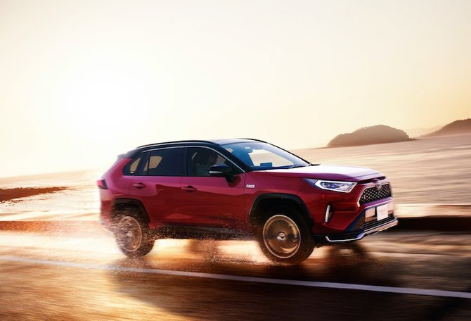 トヨタの人気suv Rav4 Phv と ハリアー が差別化できた理由 男のオフビジネス ダイヤモンド オンライン