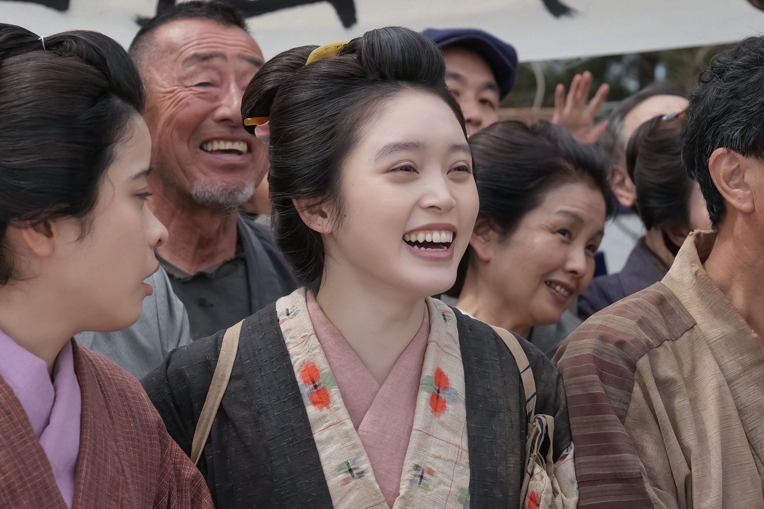 外国人は妖怪じゃないのに…ヘブン(トミー・バストウ)ついに来日!おトキが本能的に感じた“違和感”〈ばけばけ第21回〉