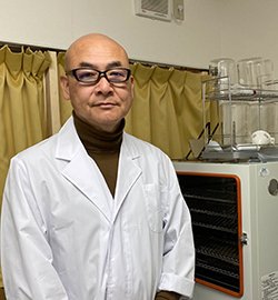 塗るだけで傷も菌もウイルスも防止 多機能のガラスコーティング剤を開発<br />
