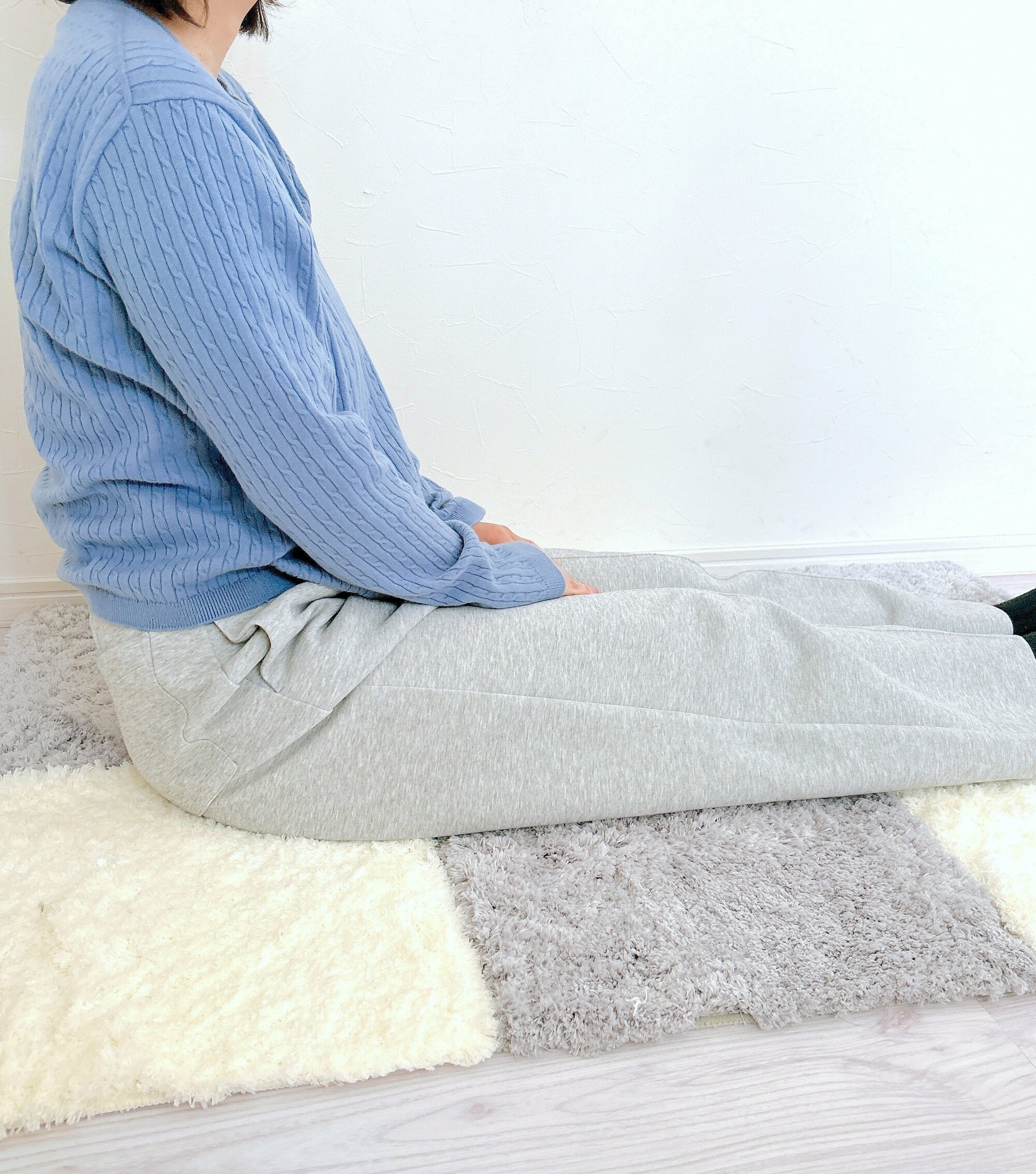 「カインズありがとう」「すごい!買います!」パズルみたいな“ふわふわラグ”汚れたとこだけ洗えて天才…!「こういうもの求めてました!」