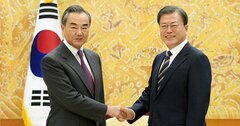 韓国文政権が中国外相の「一方的な主張」に屈した事情、元駐韓大使が解説