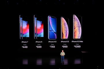 アップル新iPhone衝撃価格のねらいは