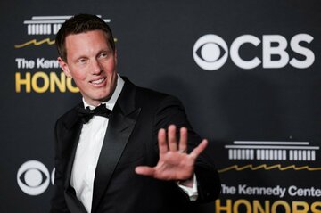 パラマウント、ワーナーに敵対的買収を提案　ネトフリ合意後