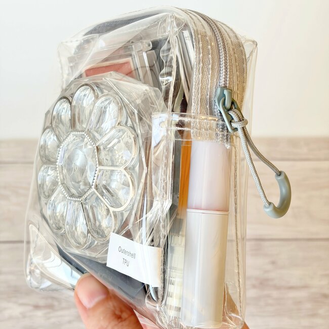 「みんなが絶賛してくれる！」無印良品の“感動ポーチ”理想的すぎて買い足したい！「コンパクトなのにたくさん入る」「バッグの中がキレイになり嬉しい」