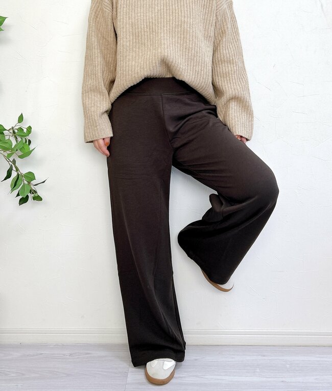 「お腹まわりも気になりません」ユニクロの“ぽかぽかワイドパンツ”楽ちんすぎて手放せない!「あたたかく最高です」「購入してよかった」