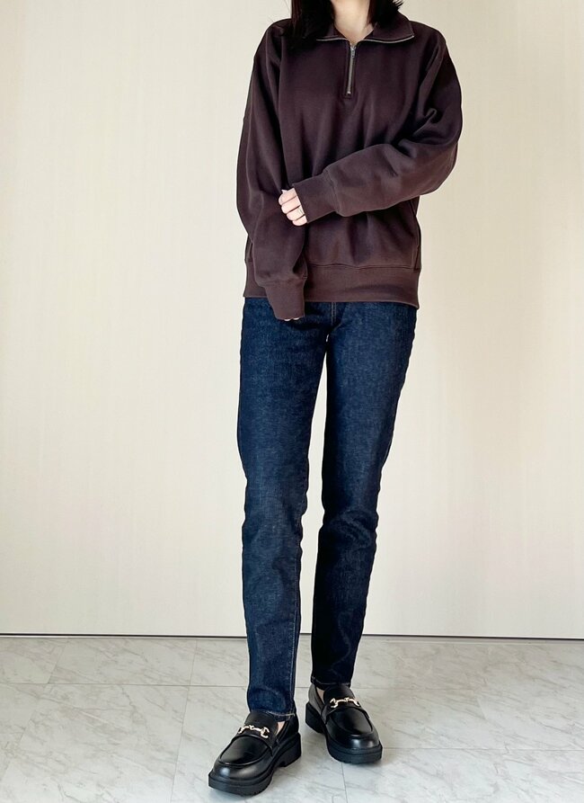 「何回もリピート中」無印良品の“2990円パンツ”がデニムなのに動きやすい!「体型カバーができる」「太ももが綺麗に収まります」