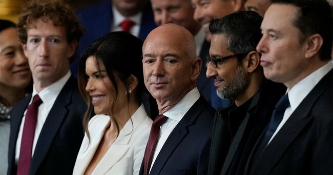 ベゾス氏とブルーオリジン、トランプ・マスク対立の隙を突く