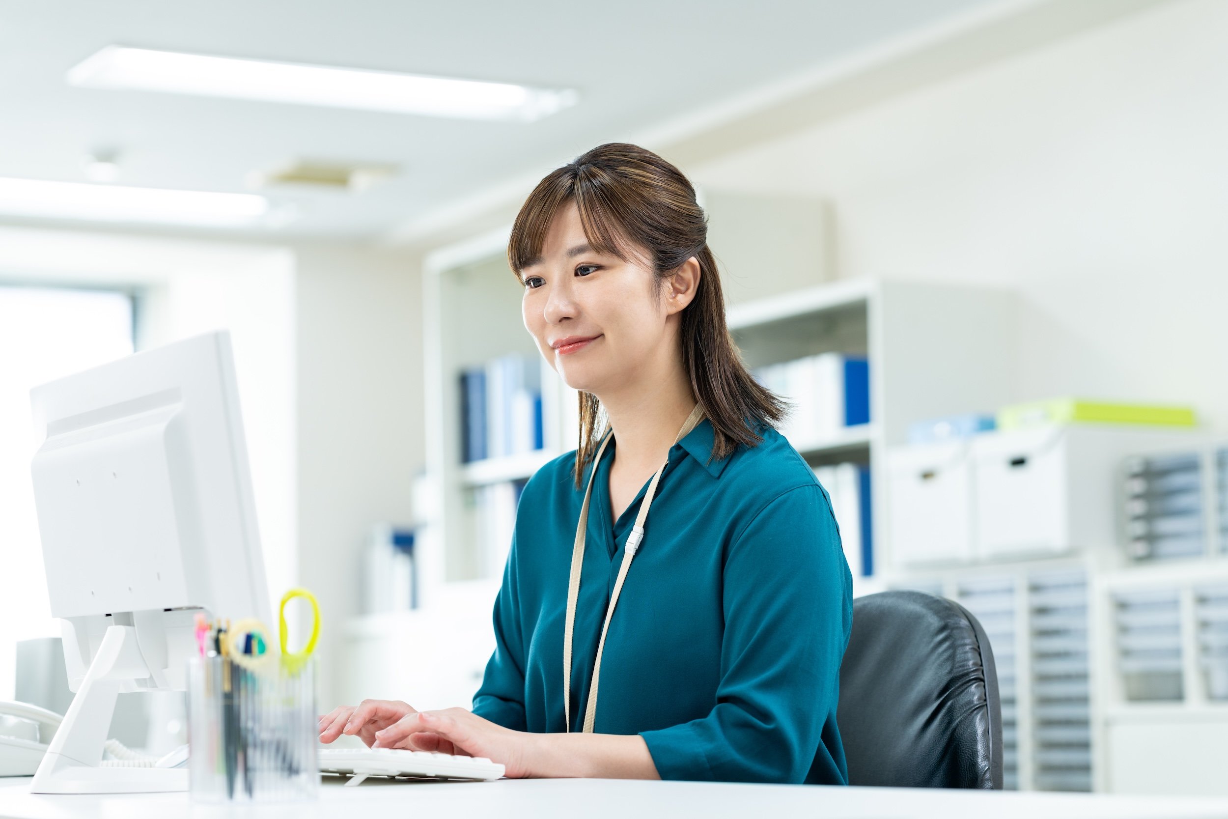 職場の感じが悪い人は「あいさつしかしない」。じゃあ、感じのいい人は？