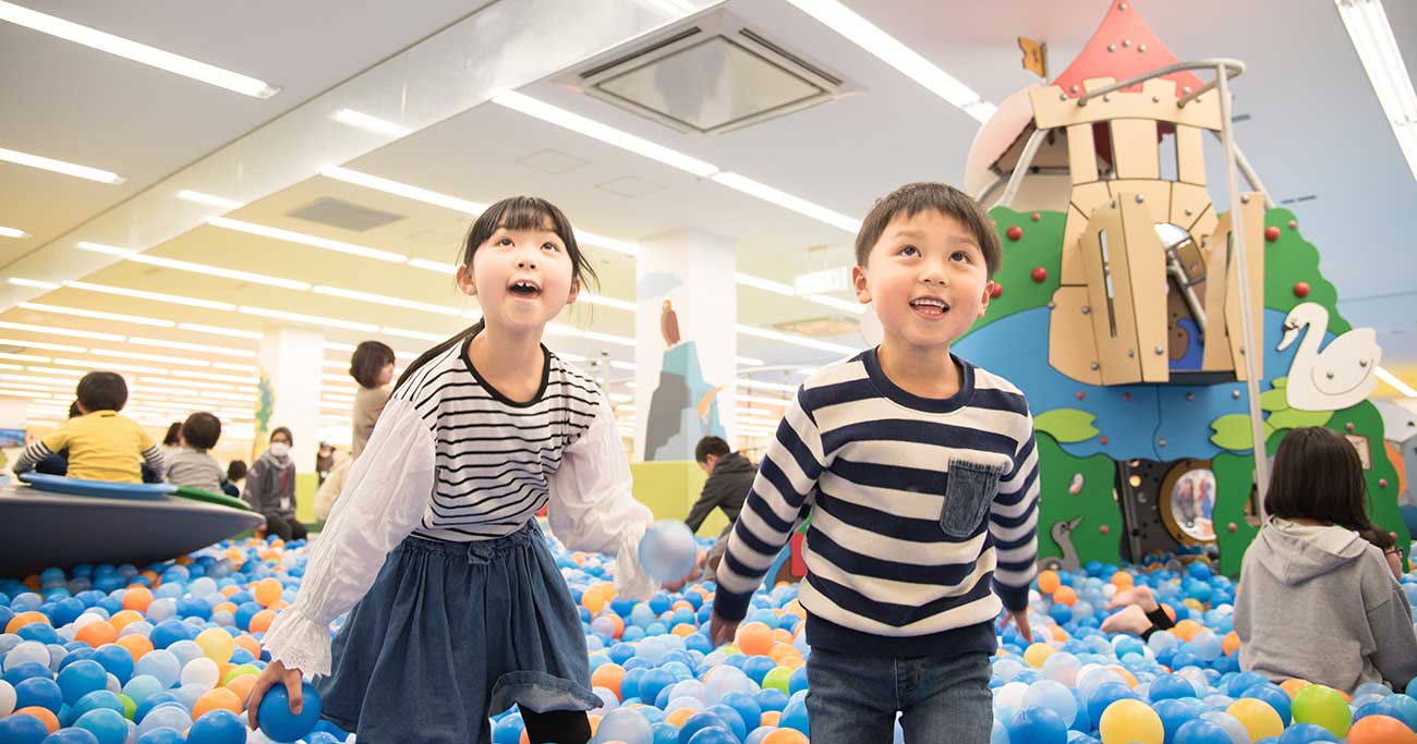 なぜ家具店は、買い物中の子どもを「60分無料」で預かるのか？