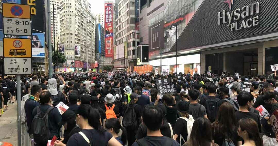 香港情勢を現地報告、新スローガン「和理非」は打開の糸口となるか