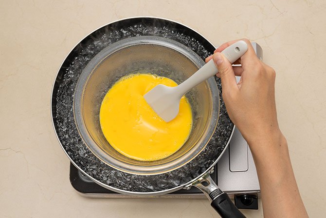 【裏ワザ料理】オイル不要! ホテルの朝食スクランブルエッグ