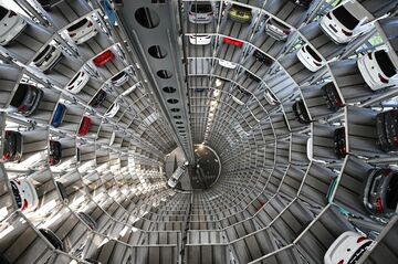 フォルクスワーゲン、EV「大衆車」への道険しく
