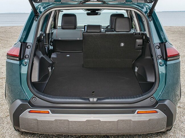 トヨタ・RAV4 Adventure荷室