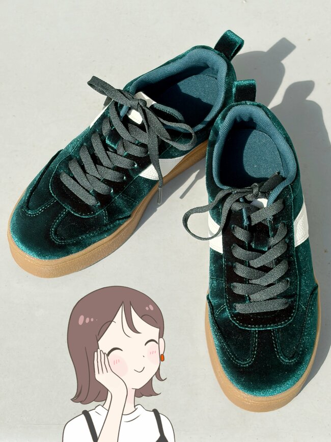 「このお値段なら買いだと思います」GUの“レトロかわいいスニーカー”が2990円とは思えない優秀さ！「足裏ふわふわで良い」「他の色も購入予定」