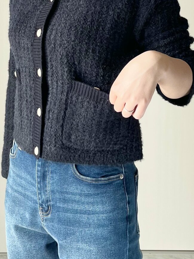 「可愛いので毎日着てます」GUの“高見えカーディガン”羽織るだけでコーデが上品に見えるんです！「お値段以上に見える」「もっと早く出会いたかった」