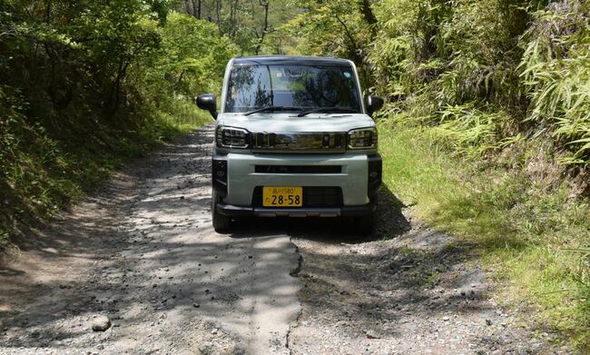 最低地上高に余裕があるため荒れた道も気楽にドライブできた