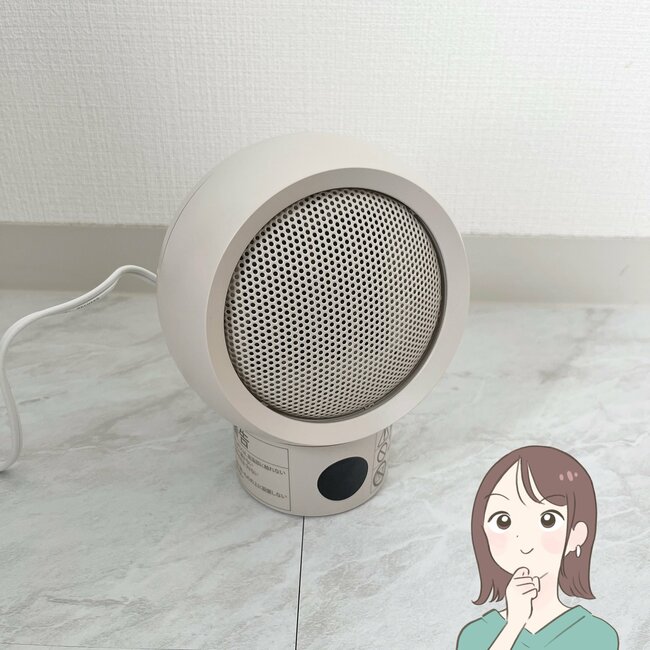 つけた瞬間、足元がポカポカ！3COINSの“コンパクトヒーター”小さいのにパワーがすごい！「めちゃくちゃ温かい」「朝晩さむいから助かる」