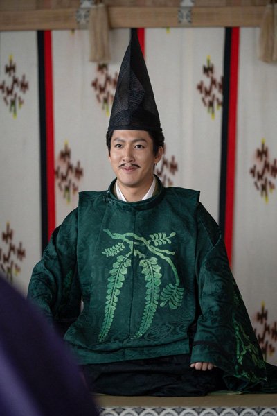 足利義昭（演：尾上右近）　（C）NHK