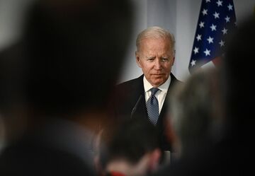 米ガソリン高騰、新冷戦への意欲を試す