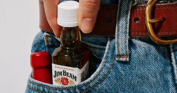 酒代を節約、「飲む前に飲む」米国人たち