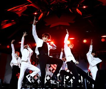 上場する韓国芸能大手、「BTS」の次の一手は