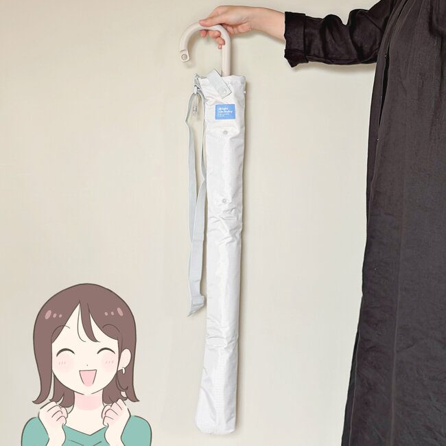 「ずっと欲しかった」「やっと購入できました!」3COINSの“天才レイングッズ”傘ビショビショ問題が解決した!「以前販売された際に即完売」「本当に便利です」