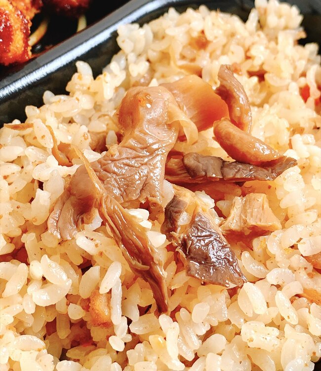 「やよい軒みたい！」「美味しすぎた」ほっともっと新作の“お肉たっぷりメニュー”ゴロッと分厚くて満足度すごい！「肉厚で美味しかった！」《実食レビュー》