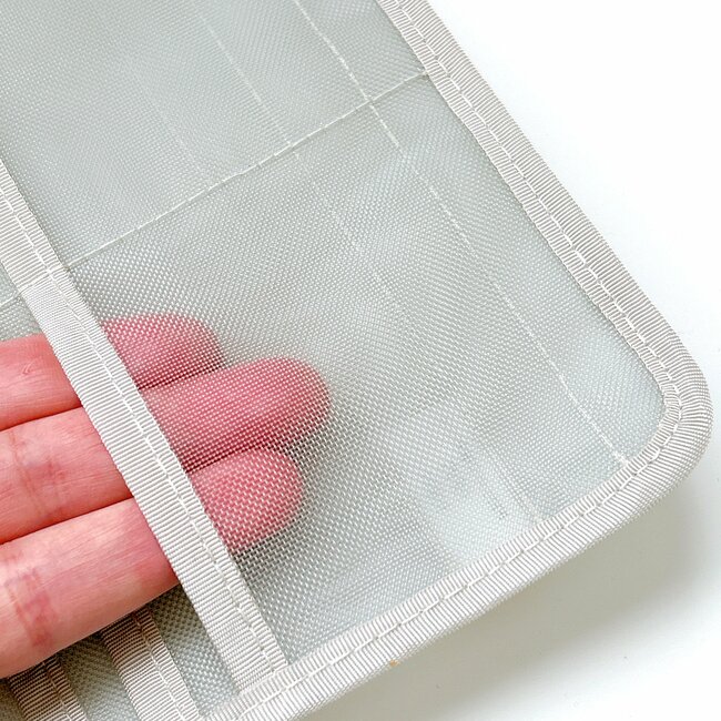 カードや診察券が24枚入った…！無印良品の“天才ケース”サッと受付や支払いができて嬉しい！「これさえあれば忘れ物なし！」「まさに欲しかったやつ」